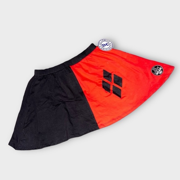 Loot Crate Exclusive Harley Quinn DC Comics Skirt Size Medium - Picture 3 of 9